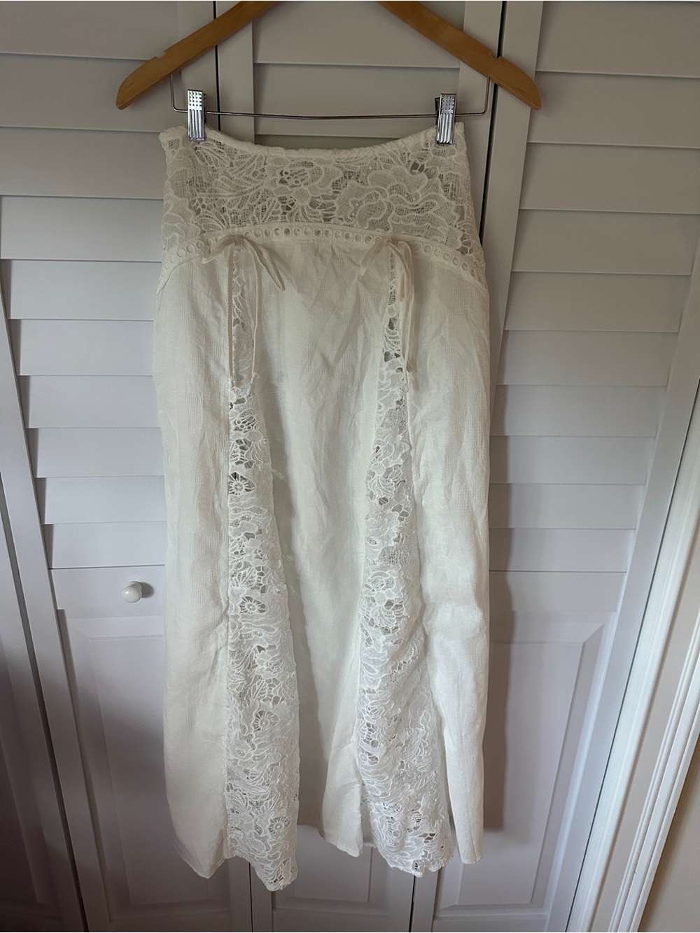 White Lace Two-Piece Set ๐ค - Picture 10 of 11